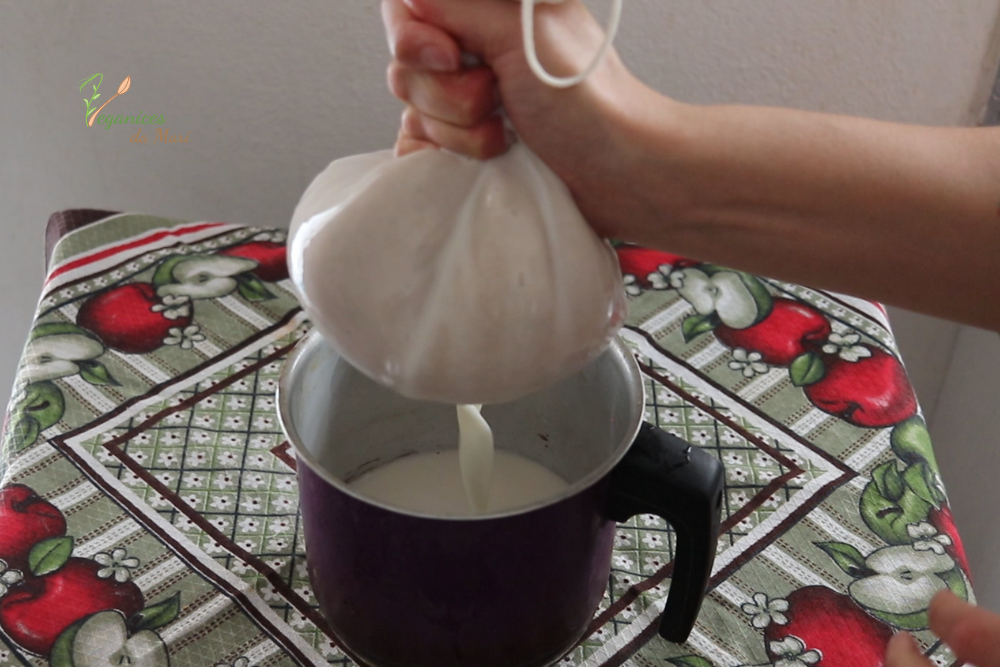 Coador de voal: por que usar para coar leites vegetais?