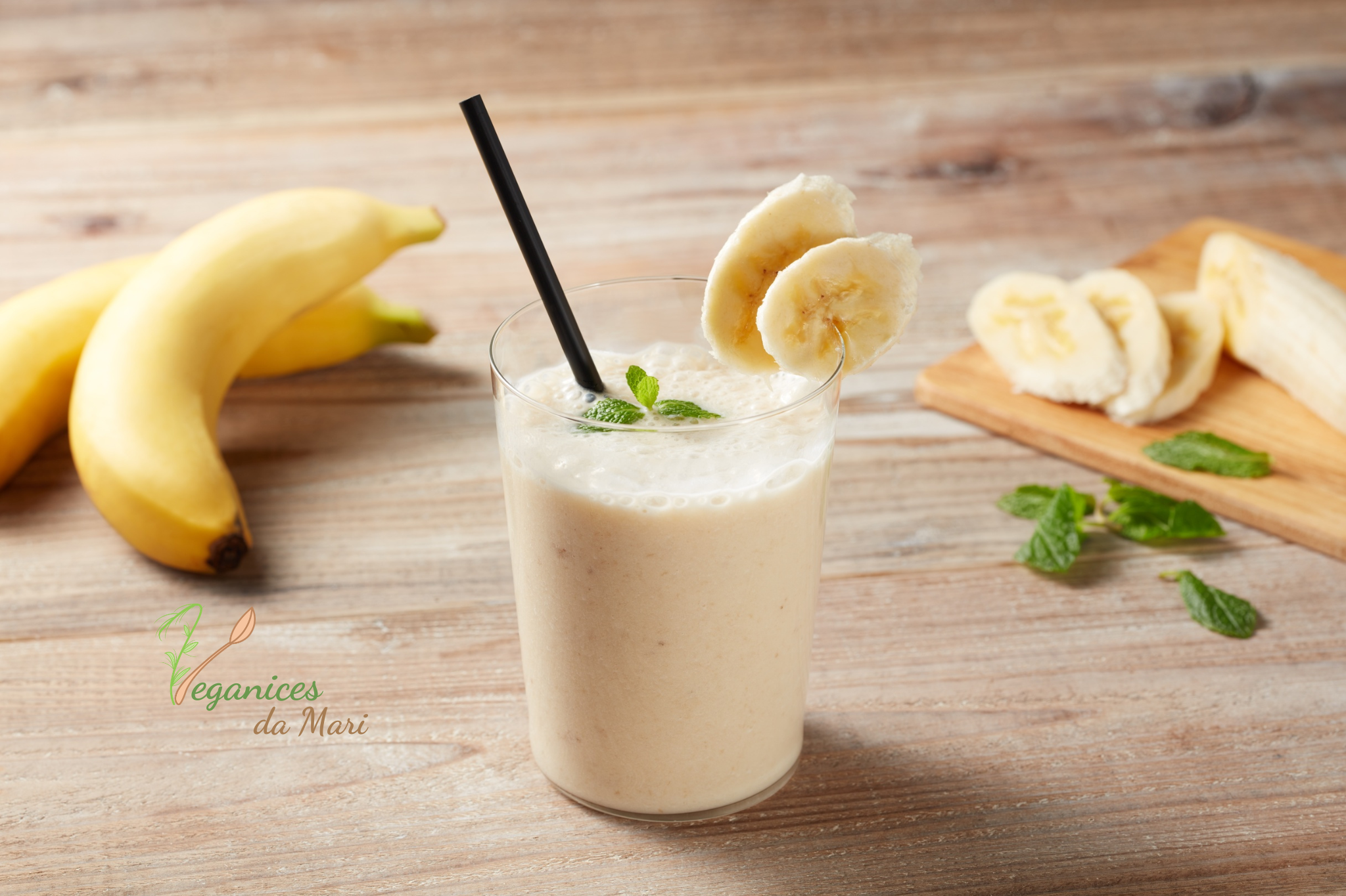 leite de banana, leite vegetal de banana, como fazer leite de banana, leite vegano caseiro, leite sem açúcar natural, bebida vegetal rápida, alternativa ao leite tradicional, leite vegetal para café, receitas veganas fáceis, leite vegetal econômico