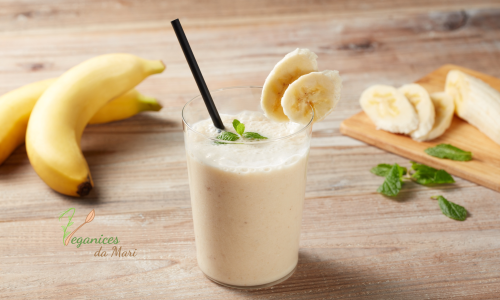 leite de banana, leite vegetal de banana, como fazer leite de banana, leite vegano caseiro, leite sem açúcar natural, bebida vegetal rápida, alternativa ao leite tradicional, leite vegetal para café, receitas veganas fáceis, leite vegetal econômico