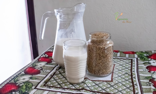 O leite de gergelim caseiro é uma opção simples, nutritiva e extremamente funcional para quem deseja aumentar o consumo de cálcio de forma natural. Com preparo fácil e poucos ingredientes, ele se torna um aliado poderoso na rotina alimentar.